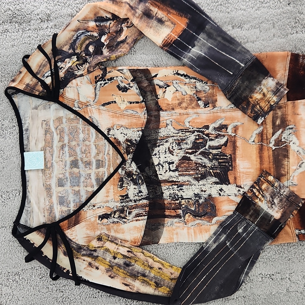 Abstract,  Legatte Jeans Printed V-Neck Top - Black & Orange.  Size S / 6